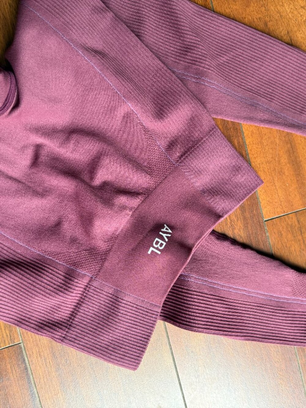 AYBL Empower Seamless Set Red Wine Small | Long Sleeve Crop Top + Leggings | Gym - Picture 8 of 8